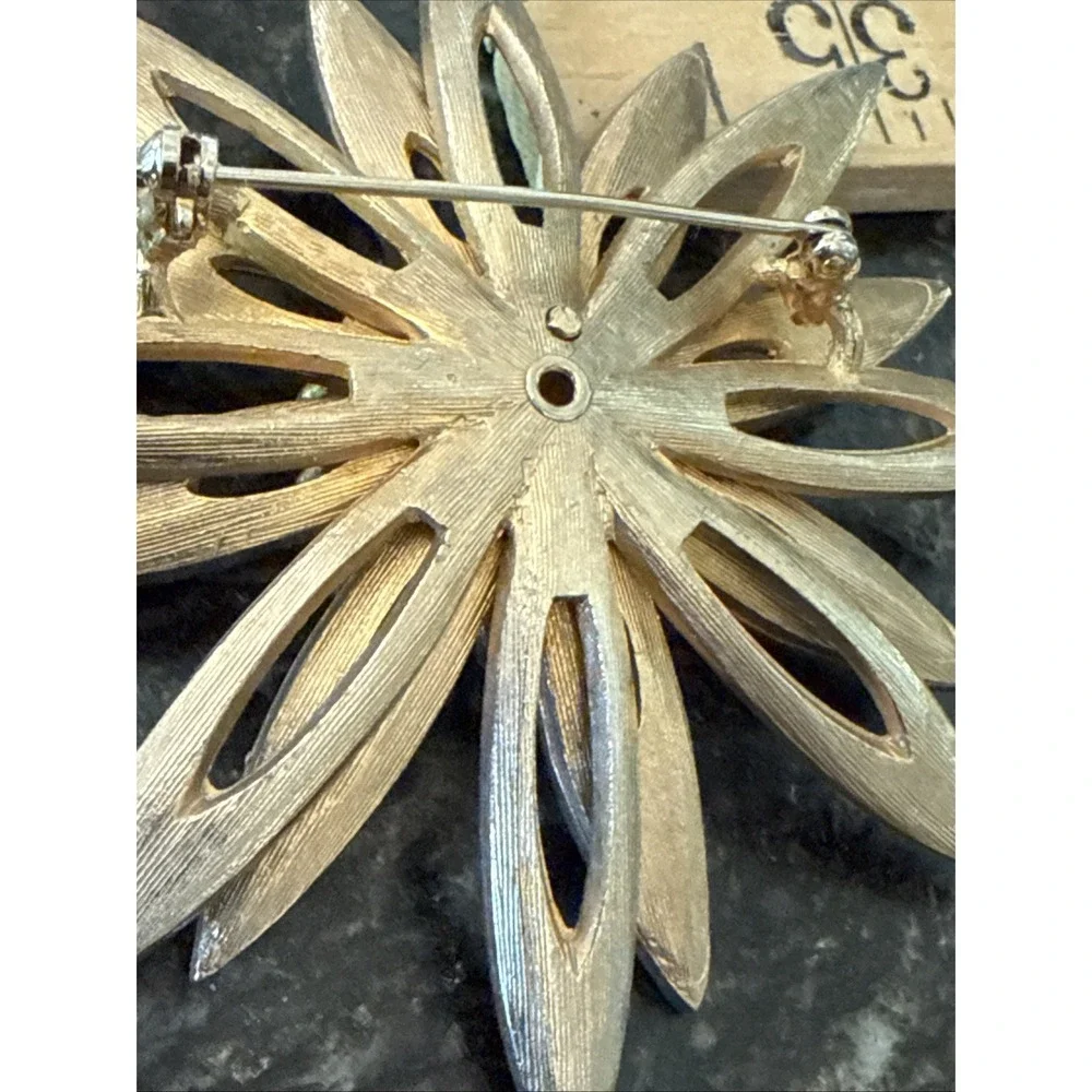 VTG Gold Tone Sunburst Starburst Flower Brooch Large Statement Pin